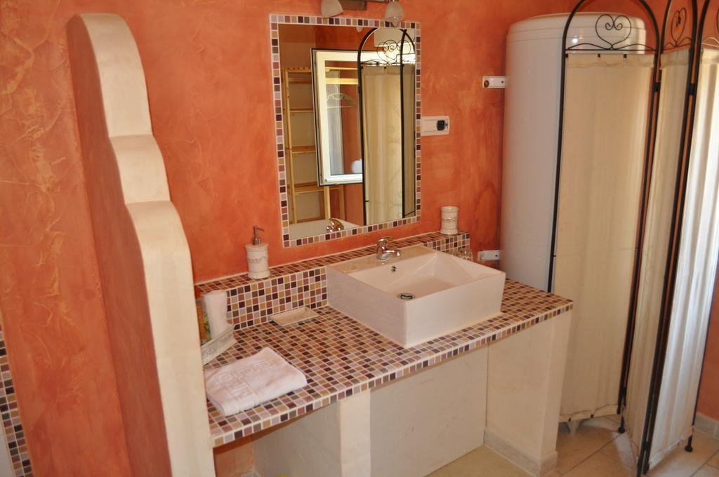 La Ribeyrette Bed & Breakfast Chamborigaud Rom bilde